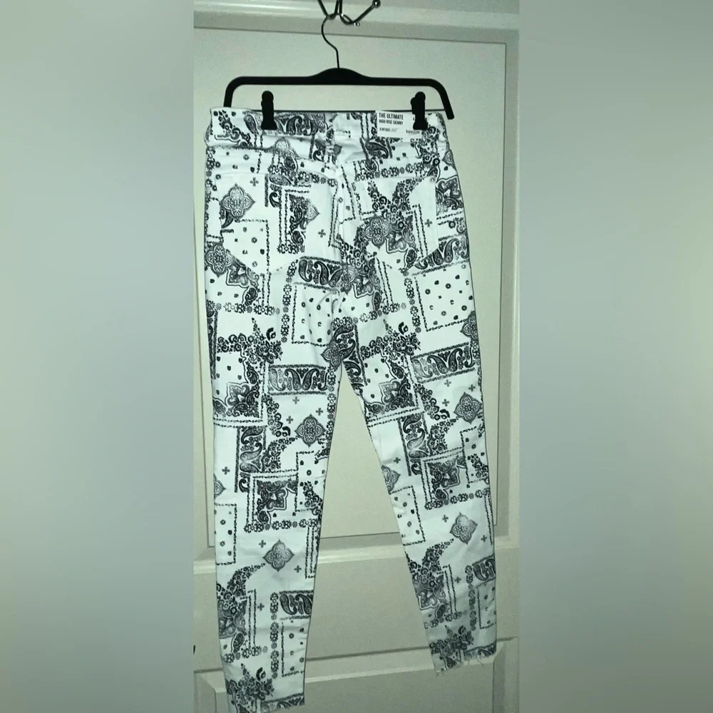 Kensie Pants Monochrome Graphic Print Pants Navy blue & White - Picture 2 of 6